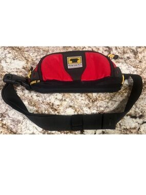 MountainSmith Vibe ll Belted Waist Bag / Red Fanny Pack - Exceptional Condition